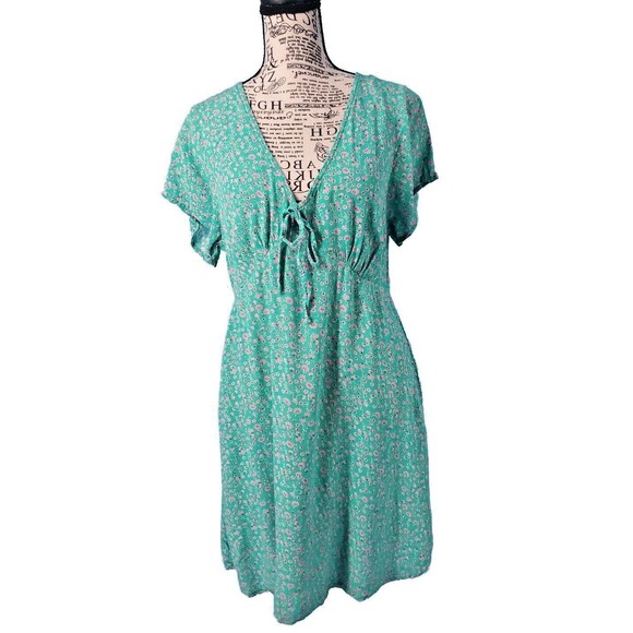 Womens Sz 8 Dress Ditsy Floral Print Above Knee Green V-Neck Short Sleeves - Picture 3 of 14
